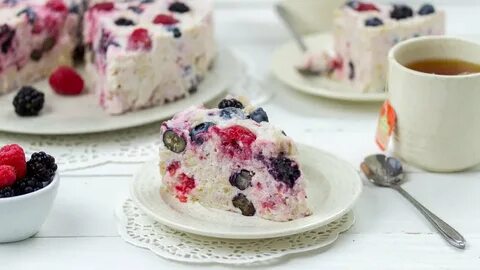 Eggless Jelly Berry Cake No Bake Easy Dessert - YouTube
