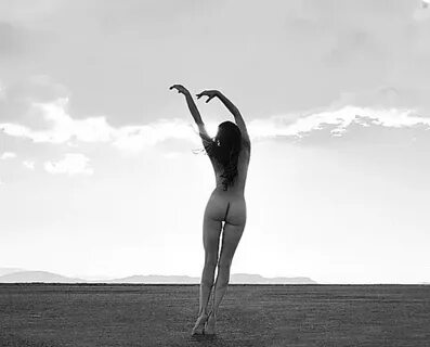 Lela Loren Nude LEAKED Pics & Topless In Explicit Sex Scenes