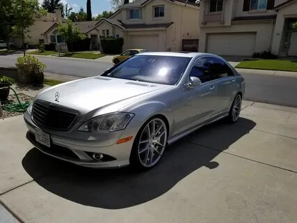 BENZTUNING: 2007 Mercedes-Benz W221 S550 on 22" Niche Wheels