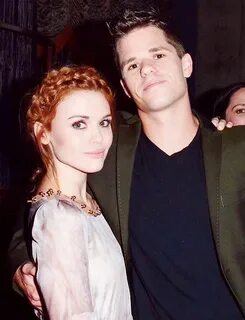 Holland Roden and Max Carver Jumeaux carver, Hollande roden,