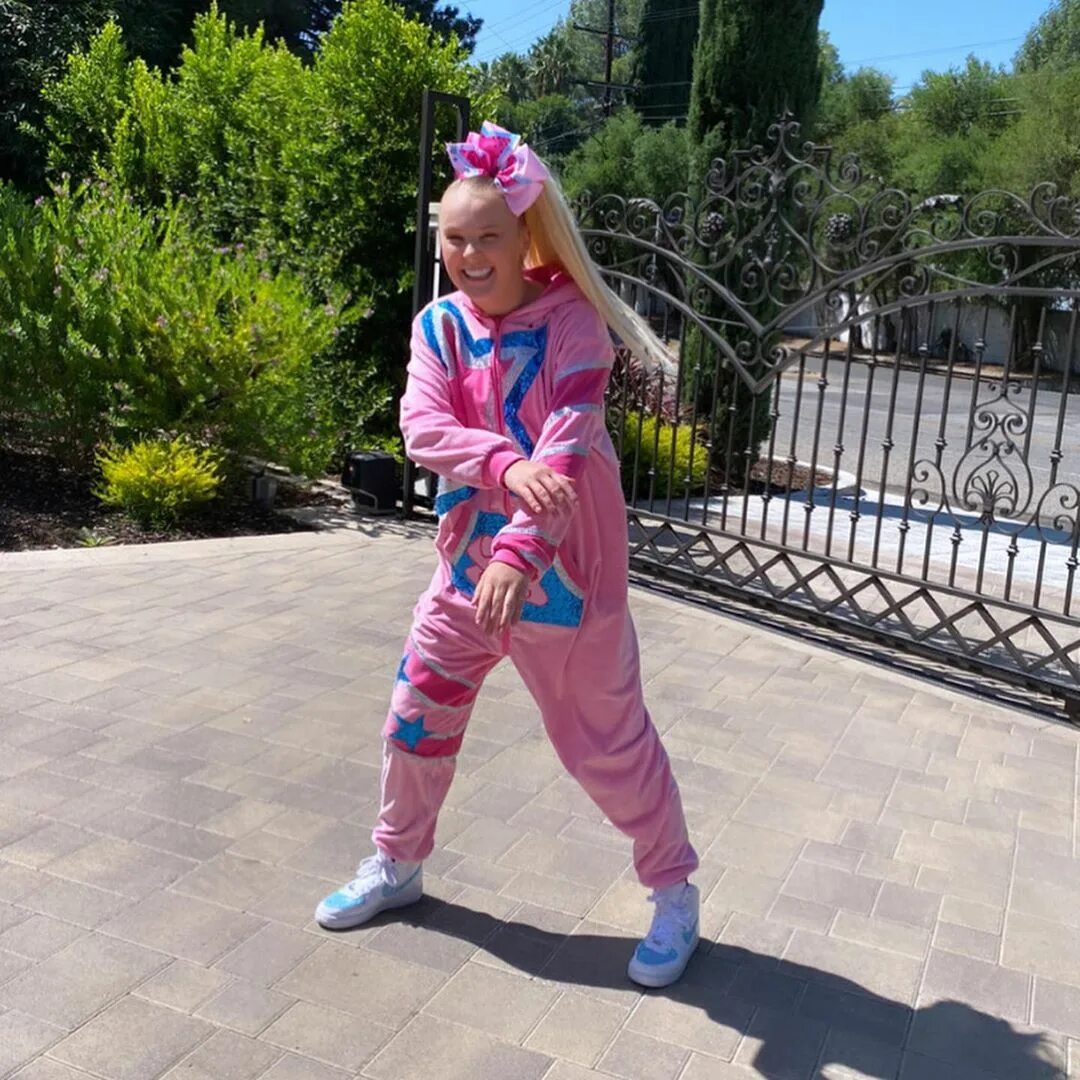 JoJo Siwa on Instagram: "Soooo... 