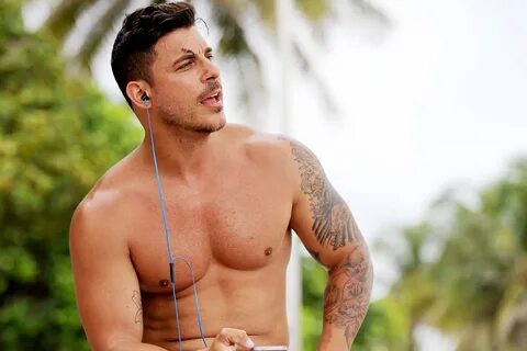 This Is How Jax Taylor Works Out Vanderpump Rules Photos