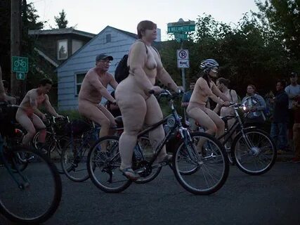 World Naked Bike Ride: голый заезд в Портленде. Фоторепортаж