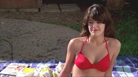 ♥ Phoebe Cates Paradise Phoebe cates, Phoebe cates fast time