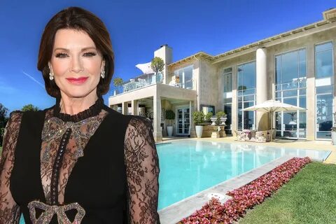 Lisa Vanderpump Has Best Doormat for Villa Rosa Style & Livi