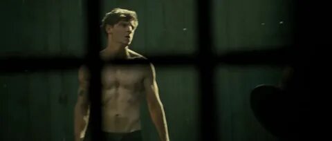 ausCAPS: Jamie Bell shirtless in The Eagle