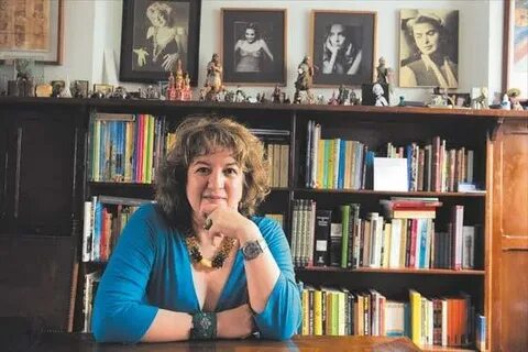 Diana Uribe (Author of Brújula para el mundo contemporáneo)