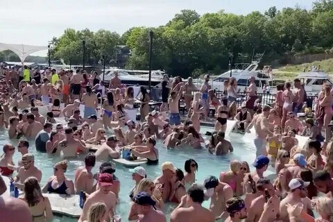 Lake of the Ozarks mayor defends crowds after town catches h