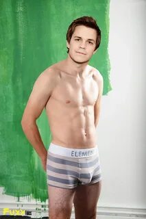 Johnny Simmons Video Bokep Ngentot