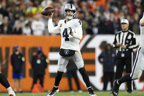 Derek Carr fantasy football start/sit advice: What to do wit