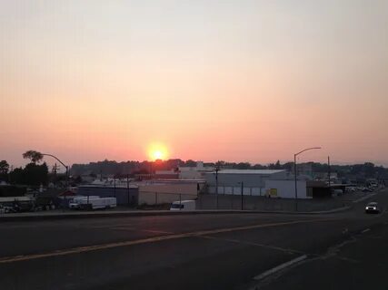 File:2014-09-09 18 41 46 Smokey sunset on 5th Street (Nevada