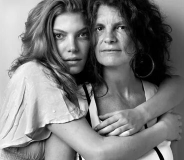 Models and their mothers (19 photos) Mother daughter photogr