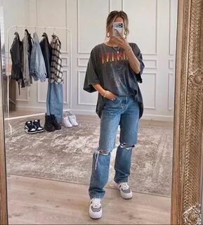 Casual outfits Jeans and t shirt outfit, Casual tshirt outfit, Jeans outfit casu