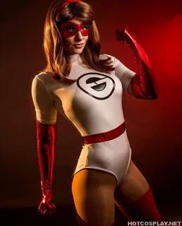 HausPlay As Elastigirl - Cosplay World