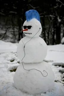 10+ Hilariously Creative Snowmen That Would Make Calvin And 