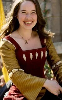 Pin by N Mc on narnia Susan pevensie, Narnia costumes, Anna 