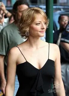 49 Hottest Bikini Shots by Jodie Foster Will Speed Up Your S