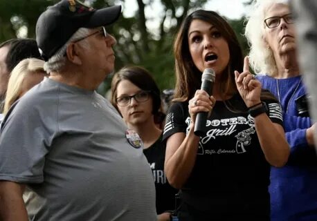 Female Gun Owner to O'Rourke on Confiscating AR-15s: 'Hell N