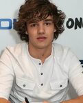 Comfort for Liam's tweet - "Liam Payne with curly hair ; a n