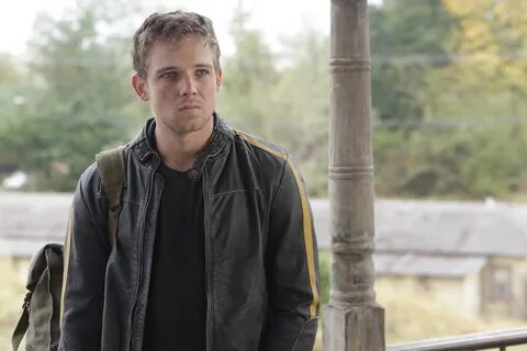 Max Thieriot Profile Pics Dp Images Desi Comment Pics