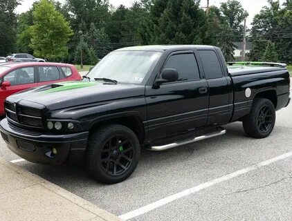 2001 Dodge Ram 1500 Sport Extended Cab Pickup 4 Door 5.9L 20