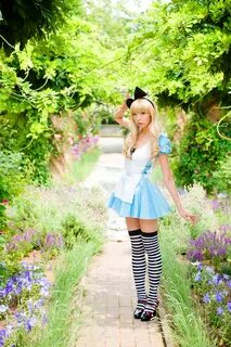Alice in Wonderland Lolita Cosplay - Sankaku Complex