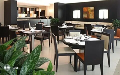 Фото отеля Holiday Inn Express Jumeirah 2 звезды (холидей ин