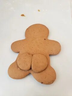 I made gingerbread men with buttcheeks. - Imgur