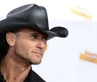 Ab-solutely: Tim McGraw Posts High-Flying Photo