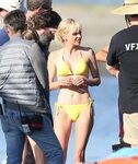 Anna Faris in Yellow Bikini On the set of Overboard -30 GotC