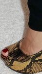 Marlee Matlin Feet (29 photos) - celebrity-feet.com