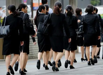 Japanese women return to work