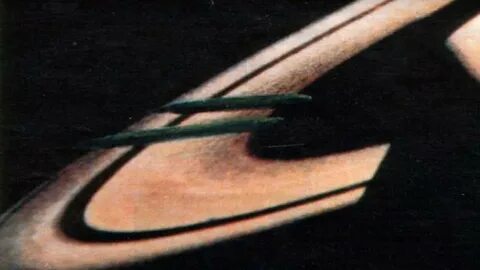 土 星 リ ン グ に 巨 大 UFO が 潜 ん で い る. NASA 科 学 者 が 発 表 し た 驚 愕 の 