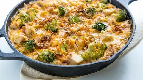 Cheesy Chicken and Broccoli Quinoa Skillet Recipe - Tablespo