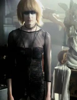 Pris in Blade Runner (Rare) Blade runner, Blade runner pris,