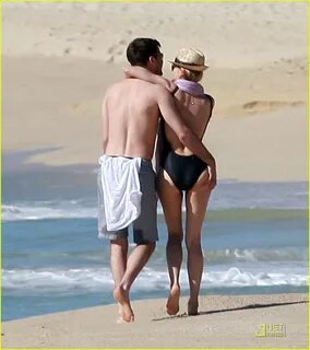 Diane Kruger & Rihanna: Swimsuit Twins!: Photo 2509767 Diane