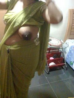 Desi aunty boobs at blouse pic