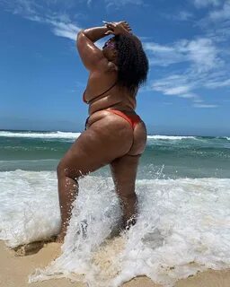 55+ Lizzo Hot Pictures Will Drive You Nuts For Her - XiaoGir