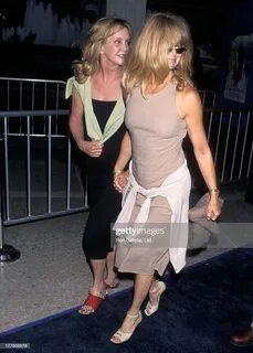 Actress Mary Ellen Trainor and actress Goldie Hawn attend "T