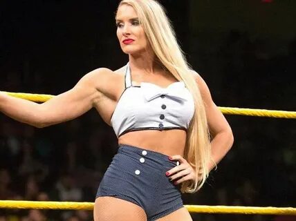 Lacey Evans Bra Size, Height and Weight - StarsBraSize.com W