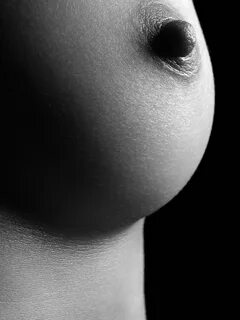 Красивая грудь черно белое (67 фото)