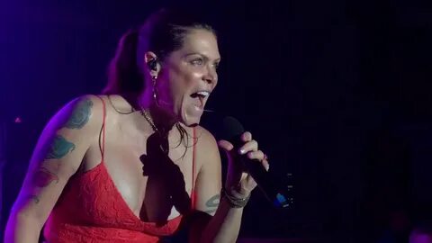 Beth Hart - Caught out in the Rain live lyrics english - You