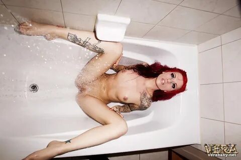 Vera: Masturbação no Banho (45 Fotos) - Mulheres 18