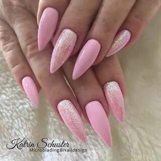 With light pink nails, you can wear the color for any occasi