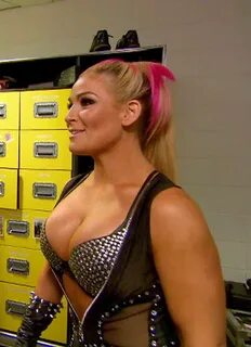 Natalya is one of the sexiest wwe divas of all time Charlott