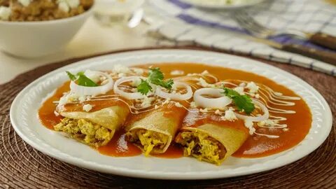 Enchiladas Rojas Rellenas de Huevo - YouTube