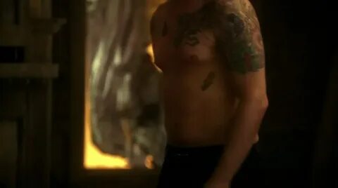 Devon Sawa Shirtless on Nikita s1e18 - Shirtless Men at groo