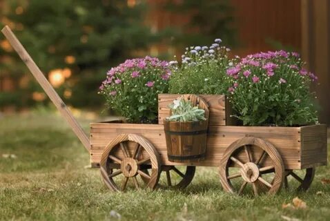 Two-Tiered Wagon Planter Wooden wagon, Wagon planter, Plante