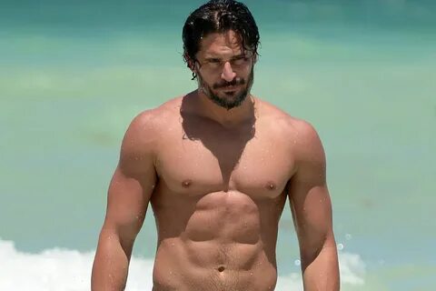 Joe Manganiello spends an entire hour on his abs at the gym 