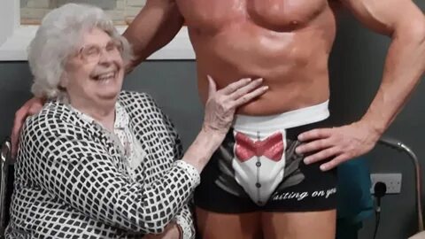 Stripper im Altenheim: 89-Jährige bekommt sehnlichsten Wunsc